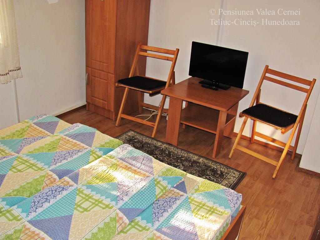 Pensiunea Valea Cernei Teliucu Inferior Exteriör bild